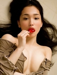 Reon Kadena shows big melons in sexy outfits out of house